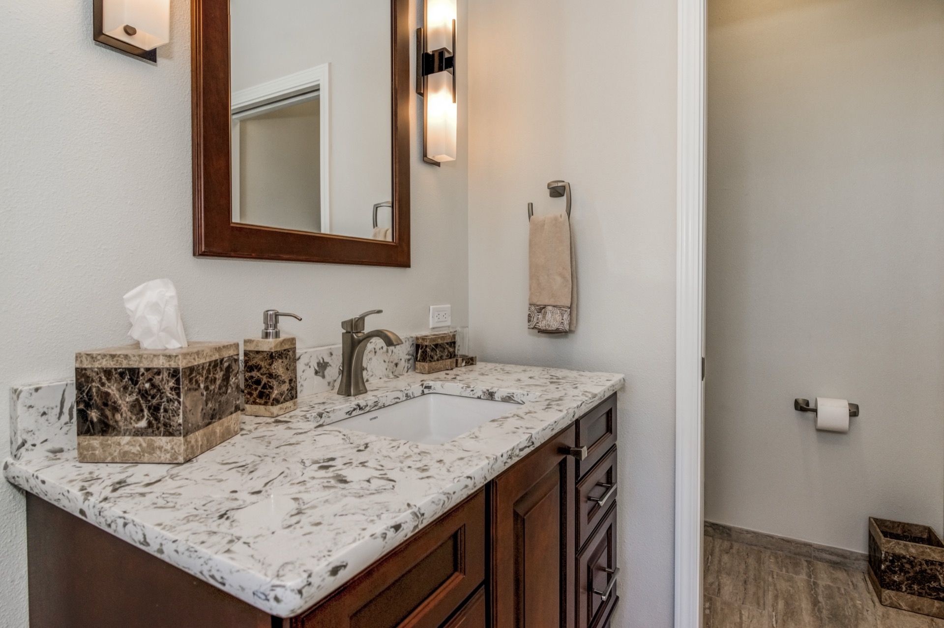 Skyway Residence - Image 3