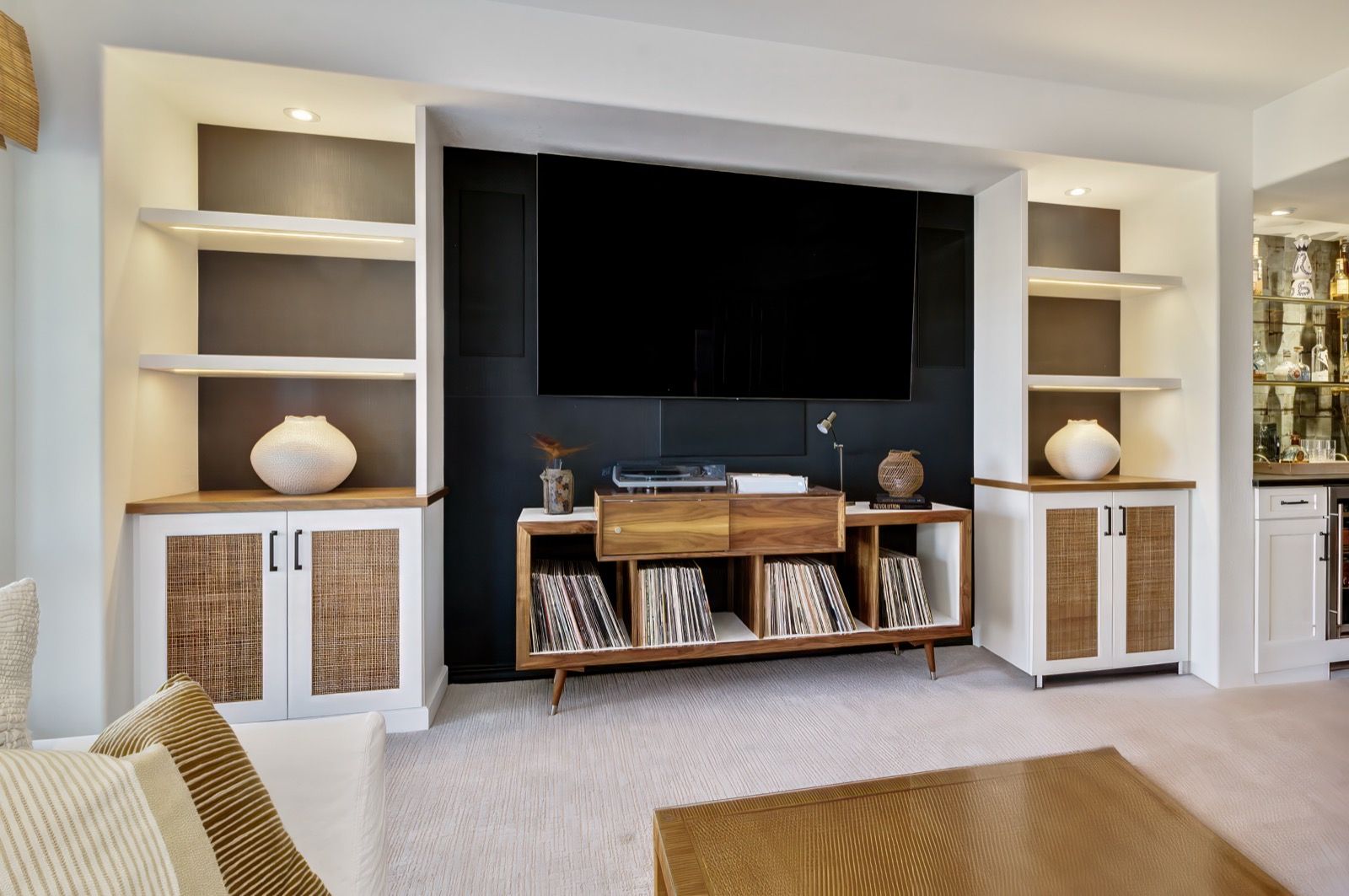 Mountain Shadows Residence - Image 2