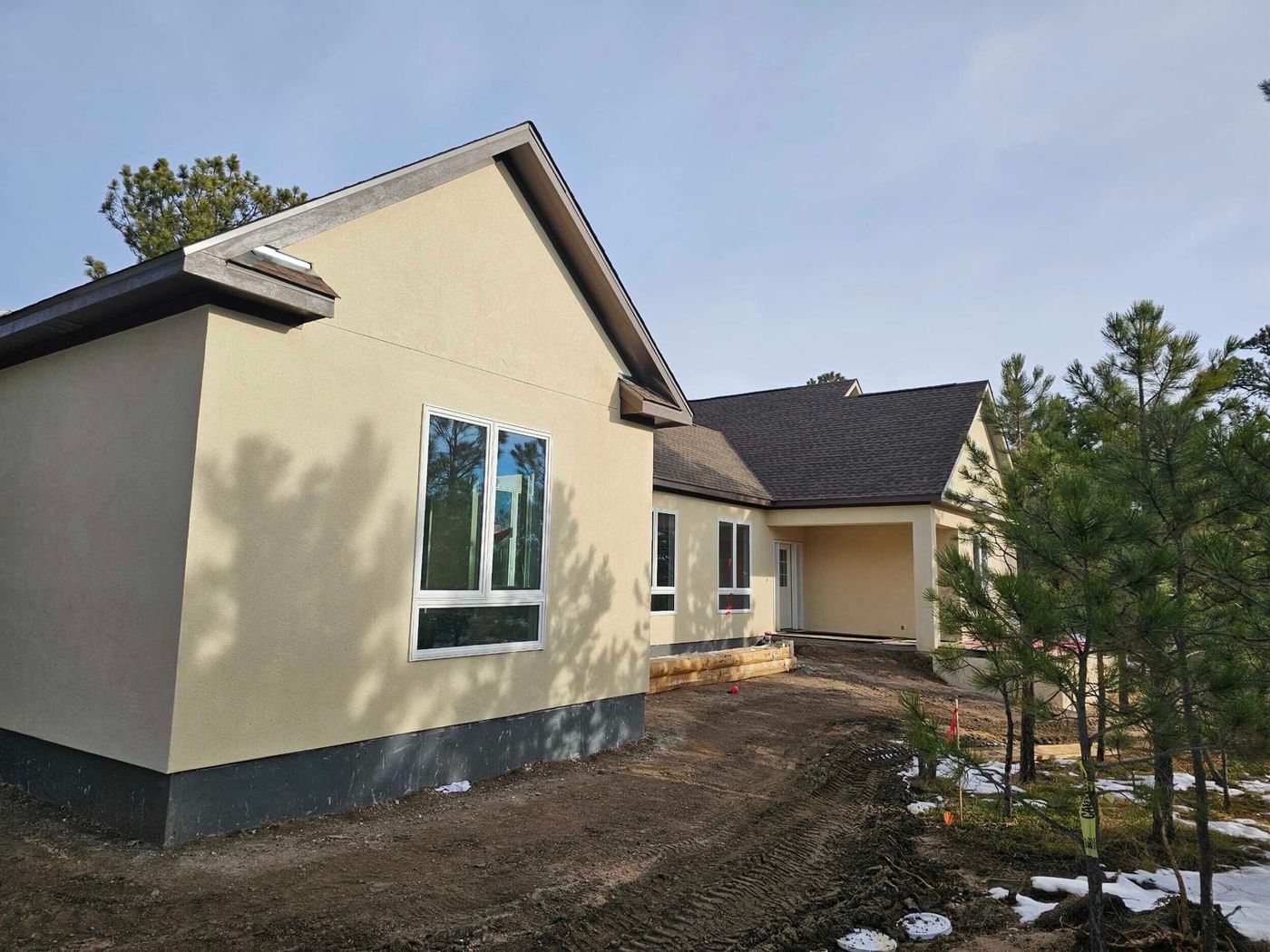 Monument Pines - Exterior Before