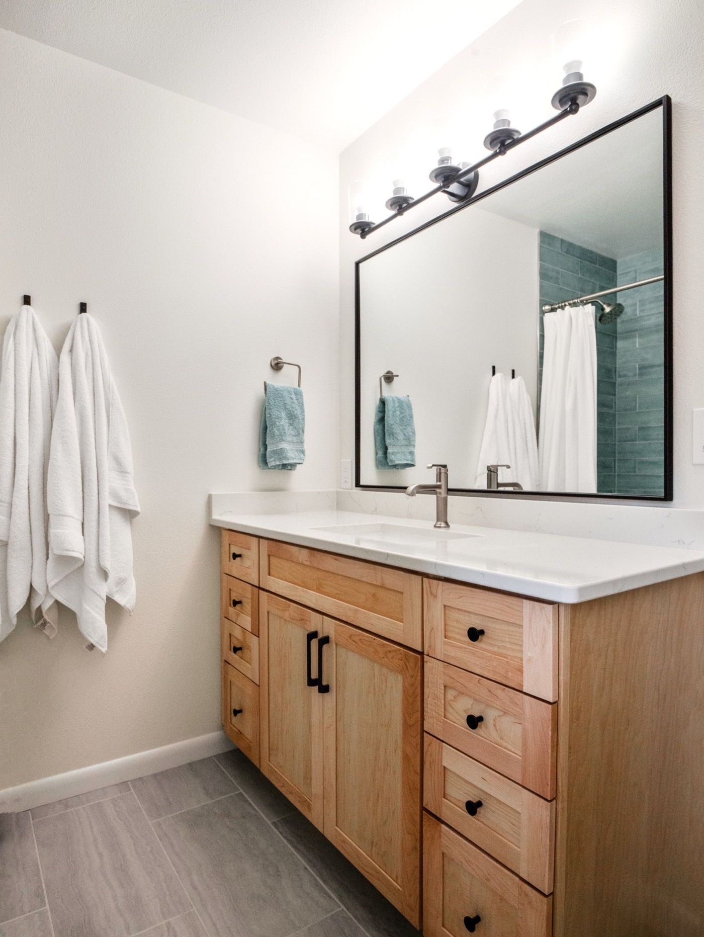 Pleasant Valley - Guest Bath Vanity After