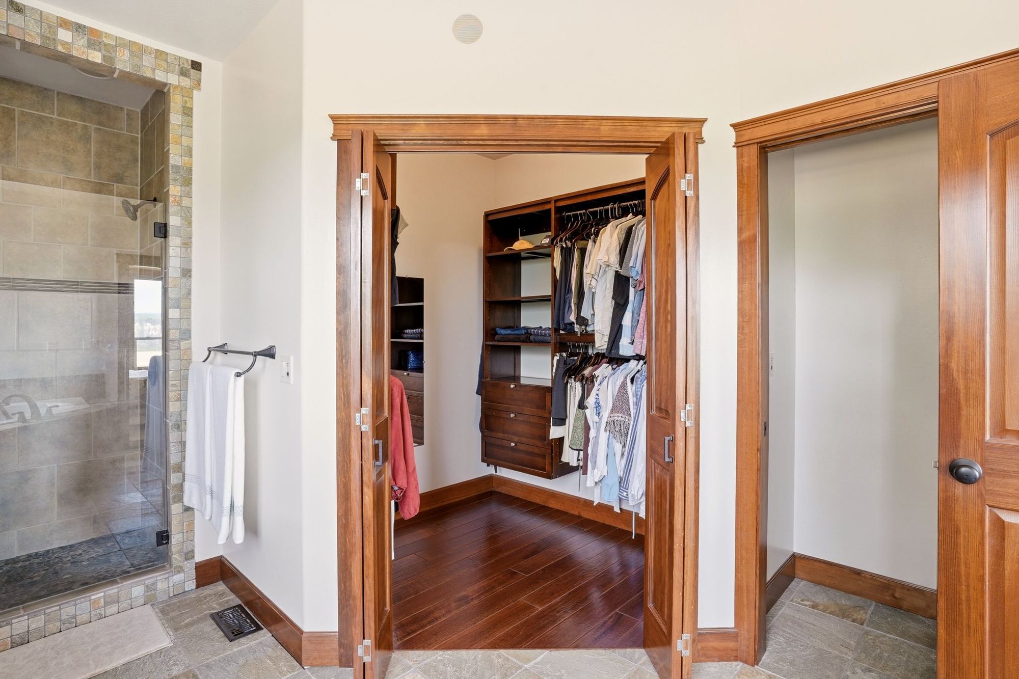Walk-in closet