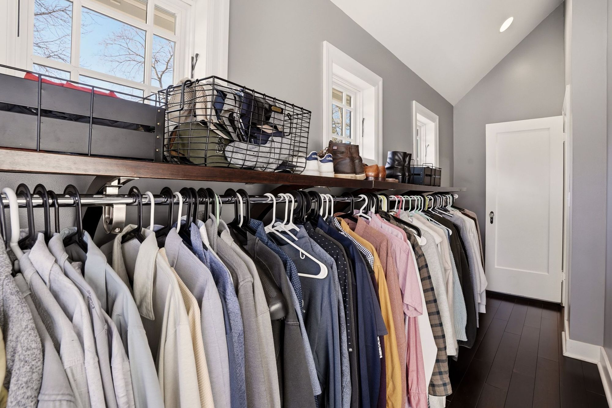 Walk-in closet