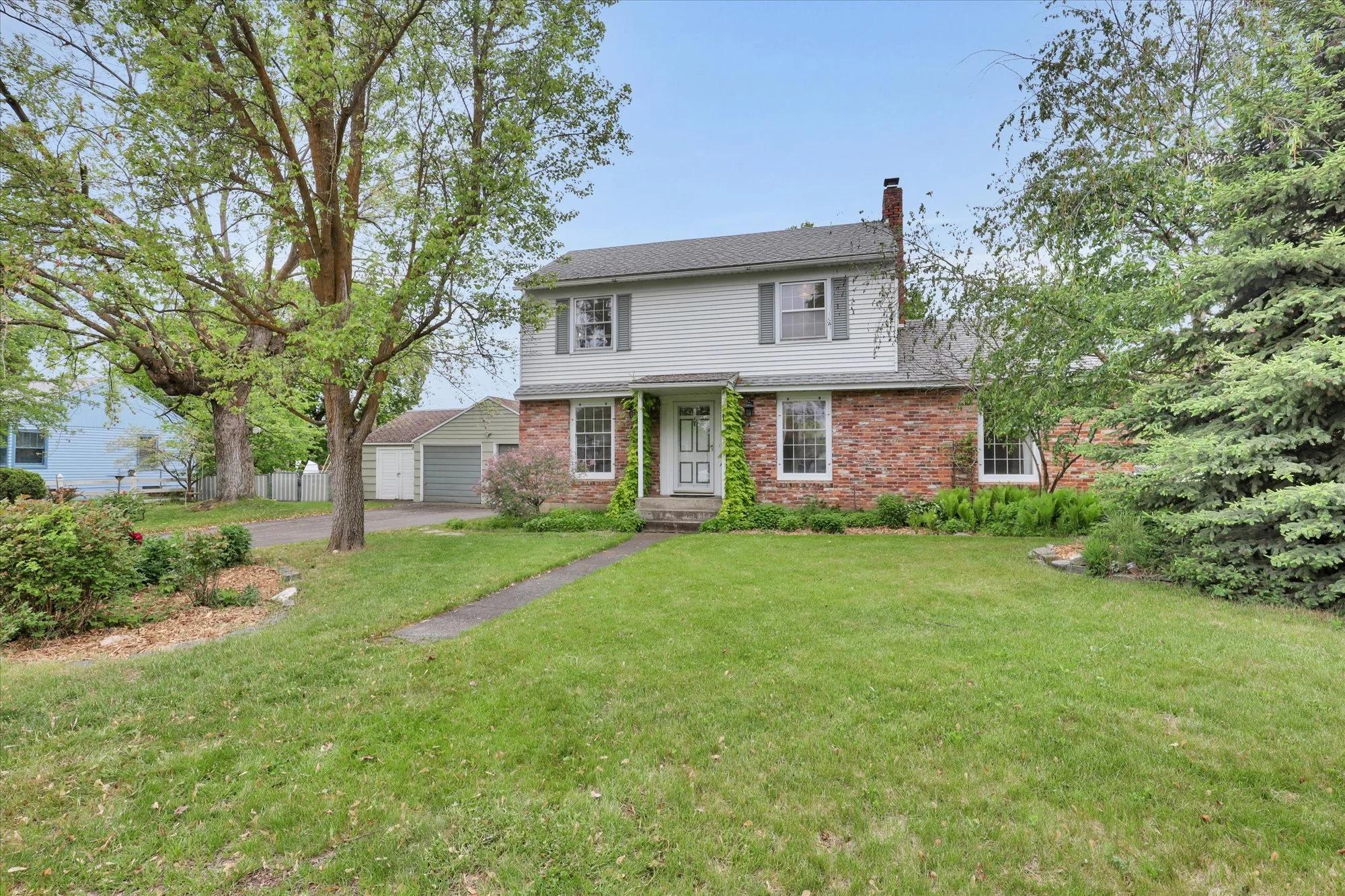 Front of the home at 1421 N Sunderland Rd