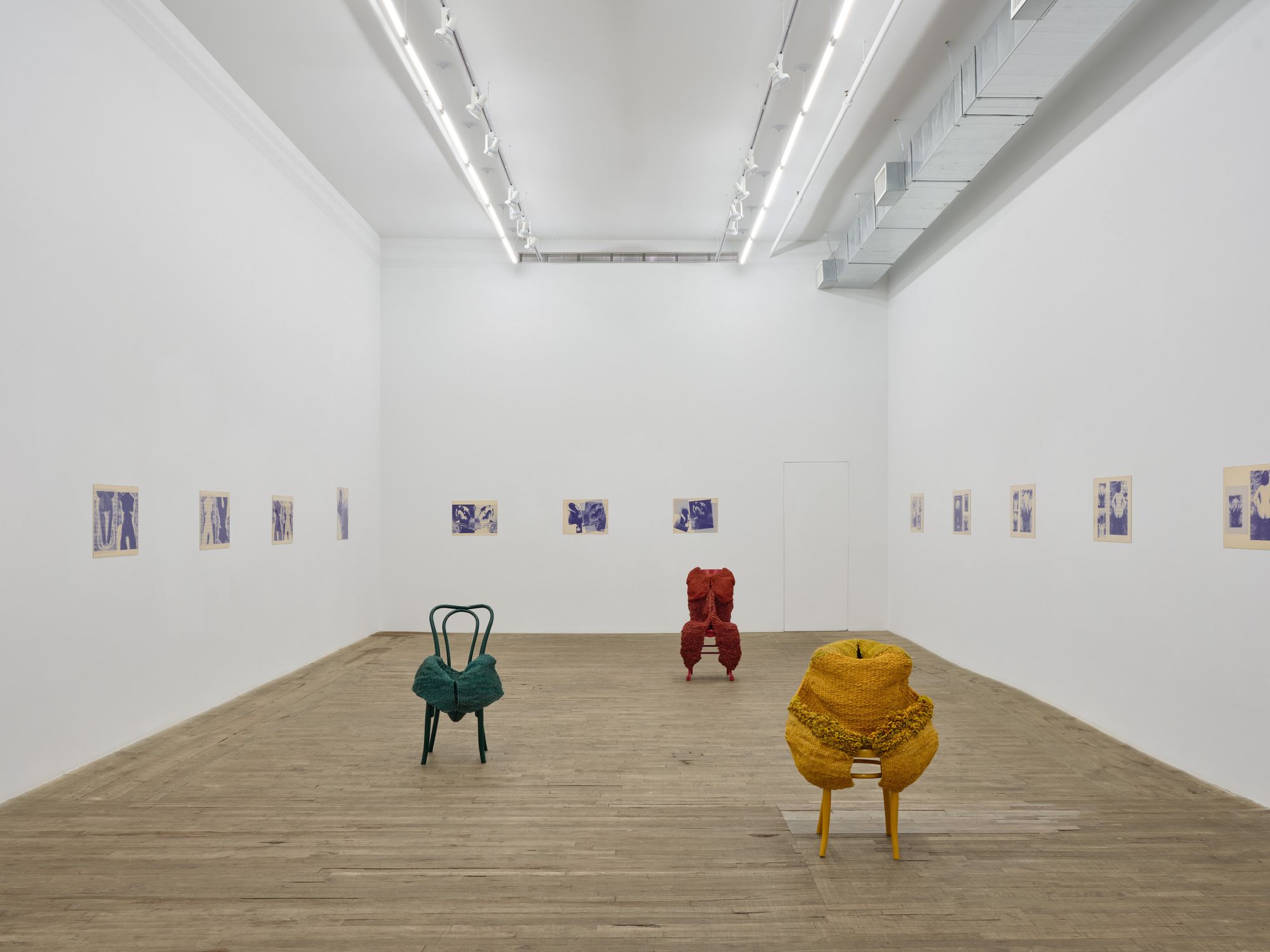 Installation view of Figure/Chair, 1972-73