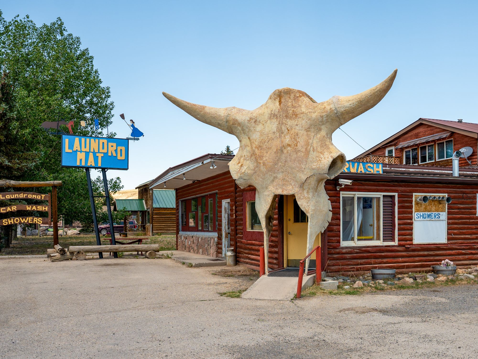 Installation view of Brook Hsu & Louis Eisner / Dubois, Wyoming