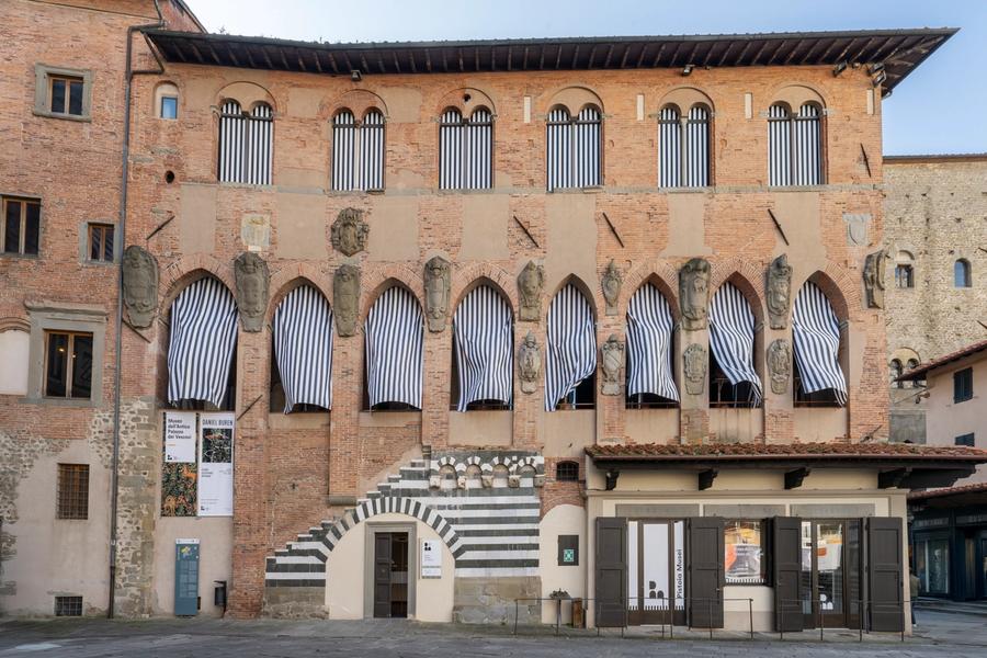 Featured Image (Installation View) of exhibtion: DANIEL BUREN: Fare, Disfare, Rifare. Lavori in situ e situati, 1968 - 2025. 