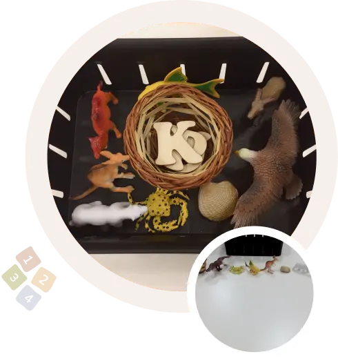 кутия с играчки, животни и дървени букви