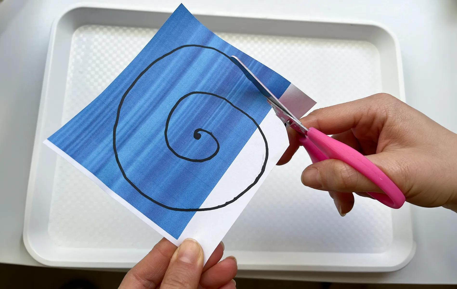 изрязване с ножица по спираловидна маркировка