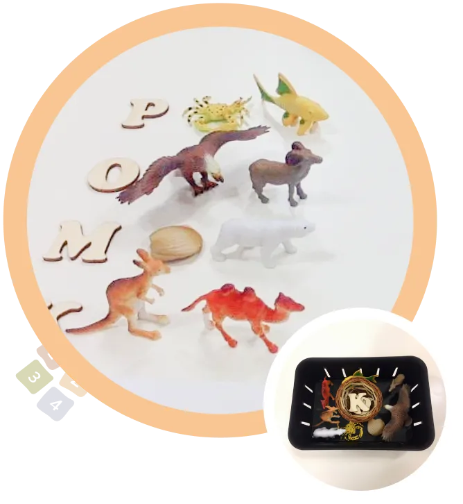 кутия с играчки, животни и дървени букви