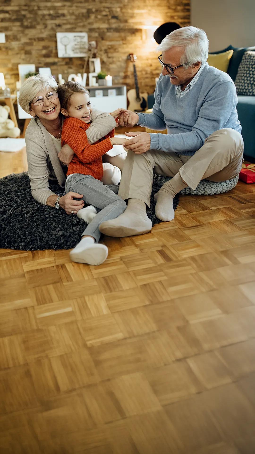 Бабата и дядото: ролята им в израстването на детето