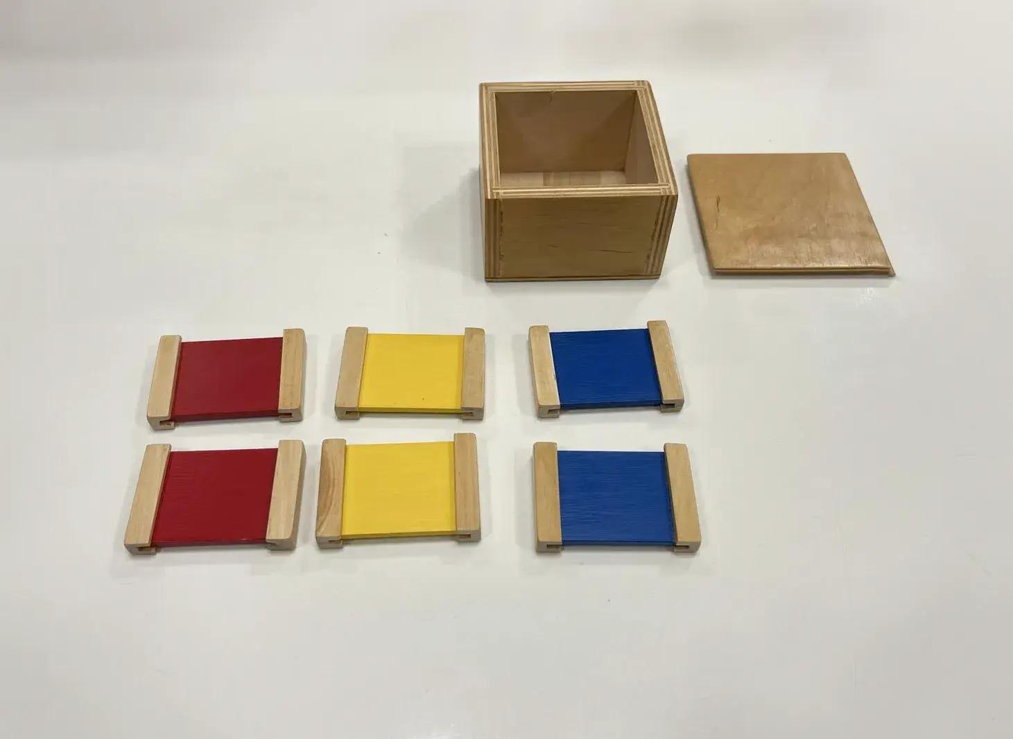 Стъпка 2 - двойки елементи подредени по цветове - червени, жълти и сини