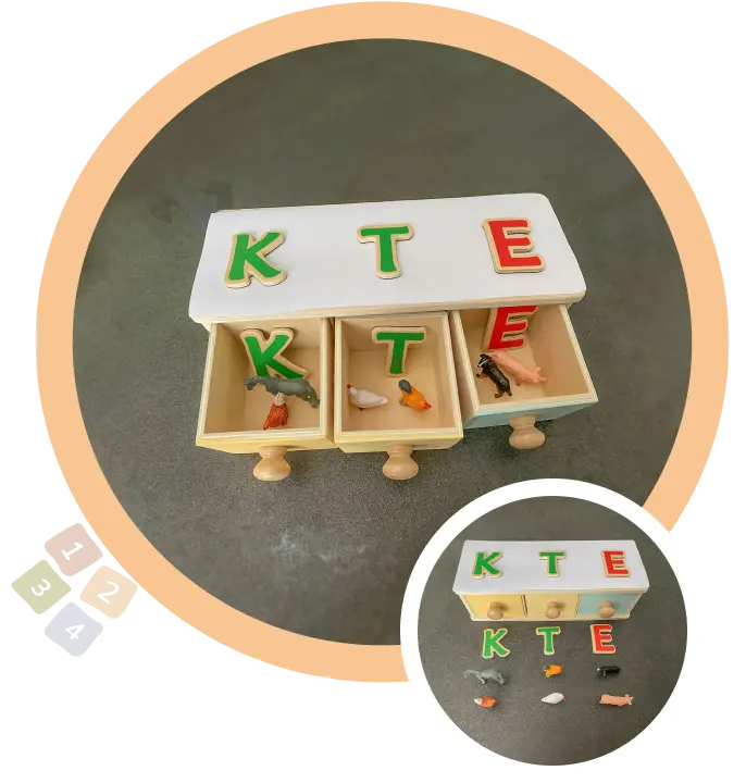 Монтесори образователна кутия с чекмеджe