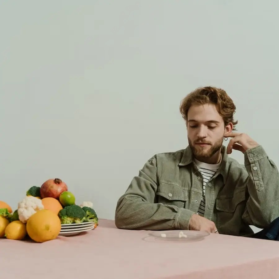 New Research Examines the Effect of Dietary Restriction on Mental Health in Men