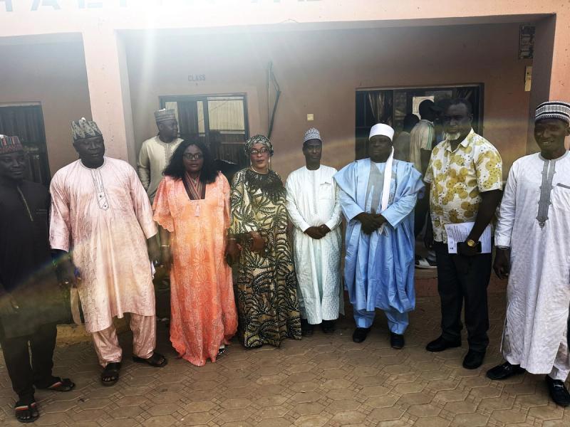 Group Picture of the Foundation's Management Team and Representatives from the Federal Ministry of Education 
