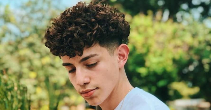 The Broccoli Haircut: A Trendy Twist on Curly Hairstyles