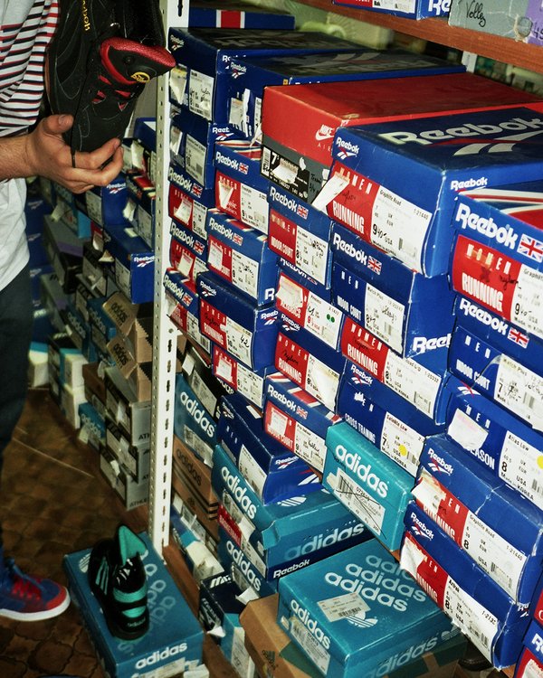 VINTAGE SNEAKERS HUNT
