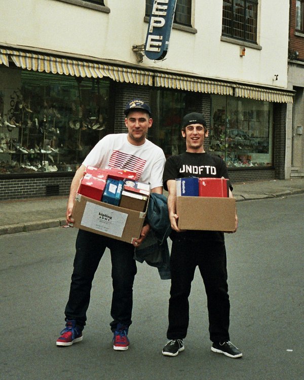 VINTAGE SNEAKERS HUNT