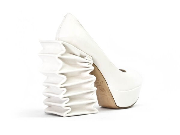 BELLOW SHOES