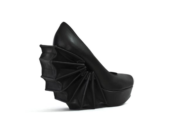 BELLOW SHOES