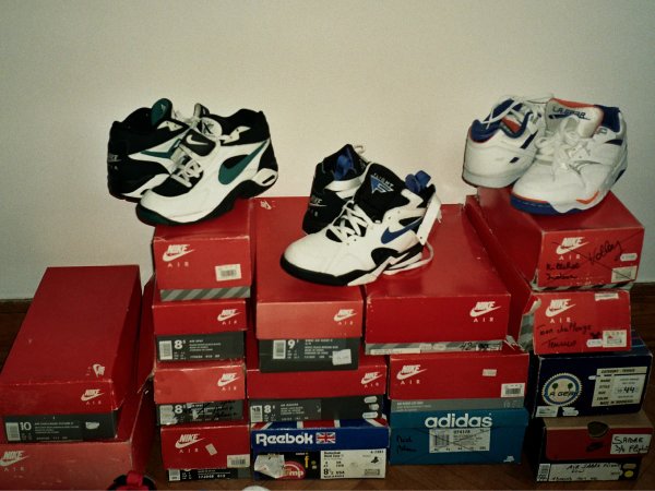 THE BOUNTY, VINTAGE SNEAKERS HUNT