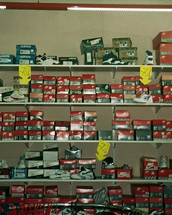 VINTAGE SNEAKERS HUNT