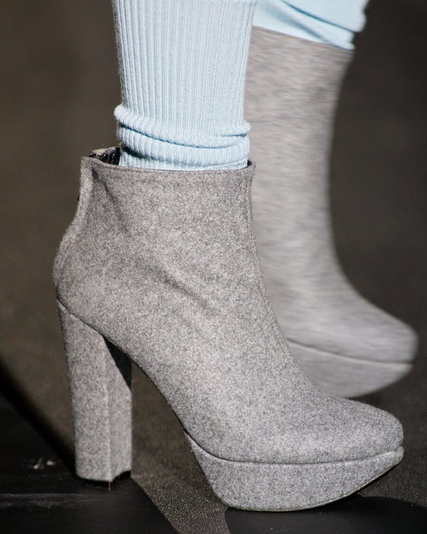 AW10 SHOW DETAILS