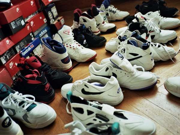 THE BOUNTY, VINTAGE SNEAKERS HUNT