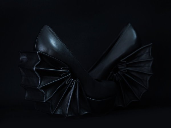 BELLOW SHOES