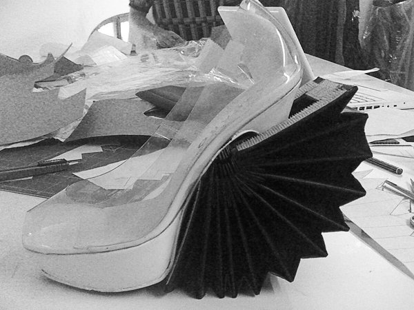 BELLOW SHOES