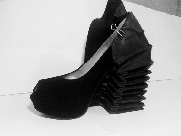 BELLOW SHOES