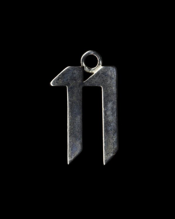 AW18 BUCKLE AND PENDANT