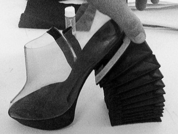 BELLOW SHOES
