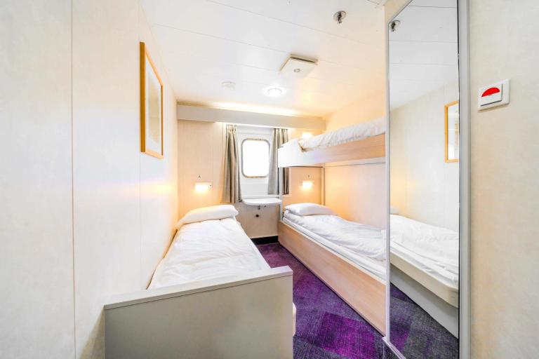 3 Berth Outside Cabin