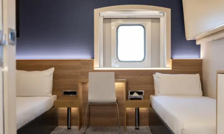 Premier 2 Berth Outside Cabin (Twin Beds)