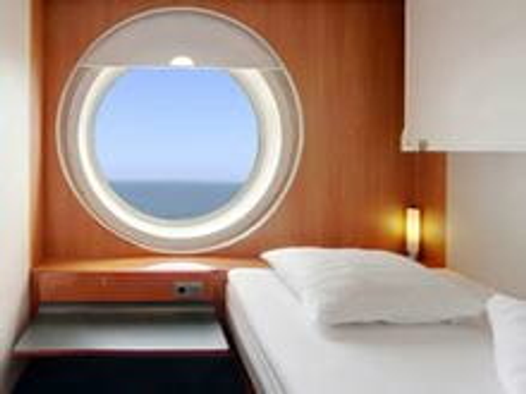 2 Berth Outside Cabin, Bunk Bed