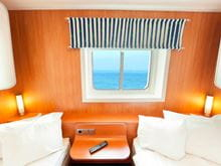 5 Berth Family Outside Cabin