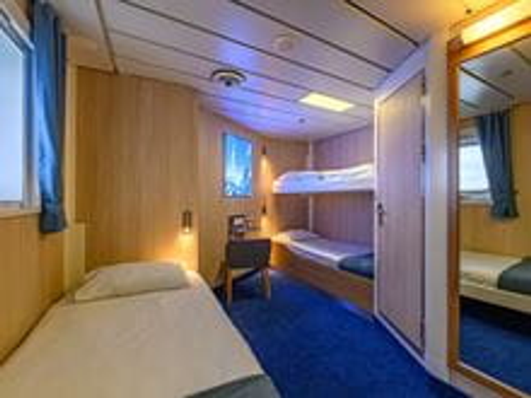 3 Berth Family Outside Cabin