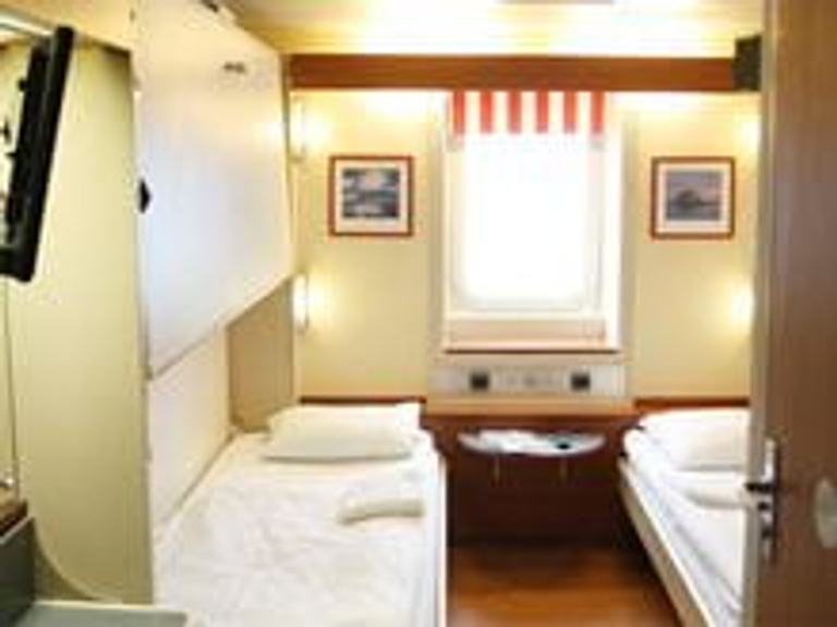 2 Berth Pet Friendly Outside Cabin