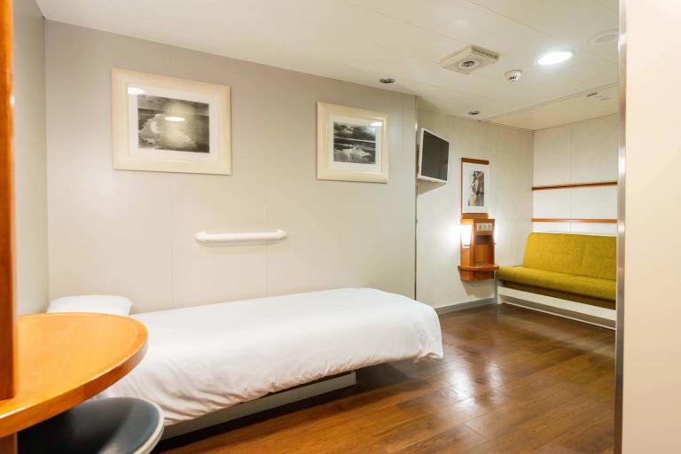 2 Berth Accessible Inside Cabin