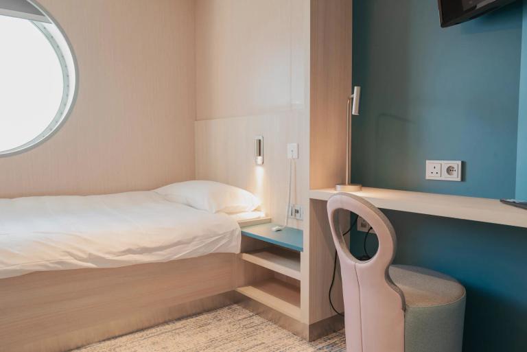 2 Berth Accessible Outside Cabin