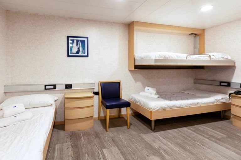 3 Berth Inside Disabled Cabin