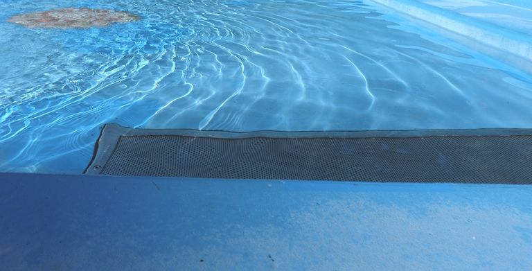 Swimming Pool and Jacuzzi