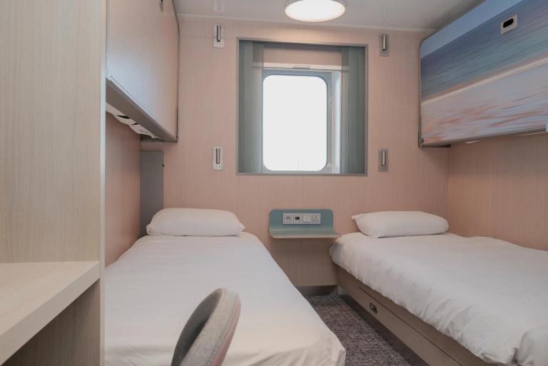 4 Berth Outside Cabin