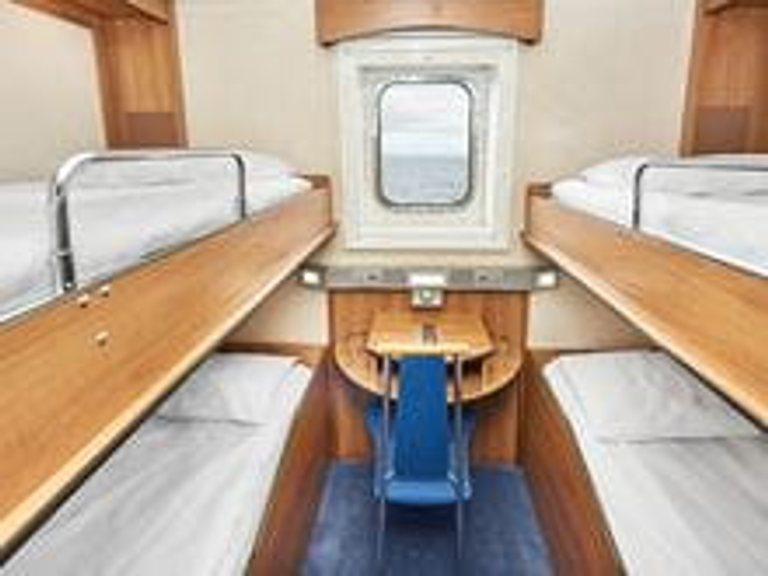 4 Berth Outside Cabin