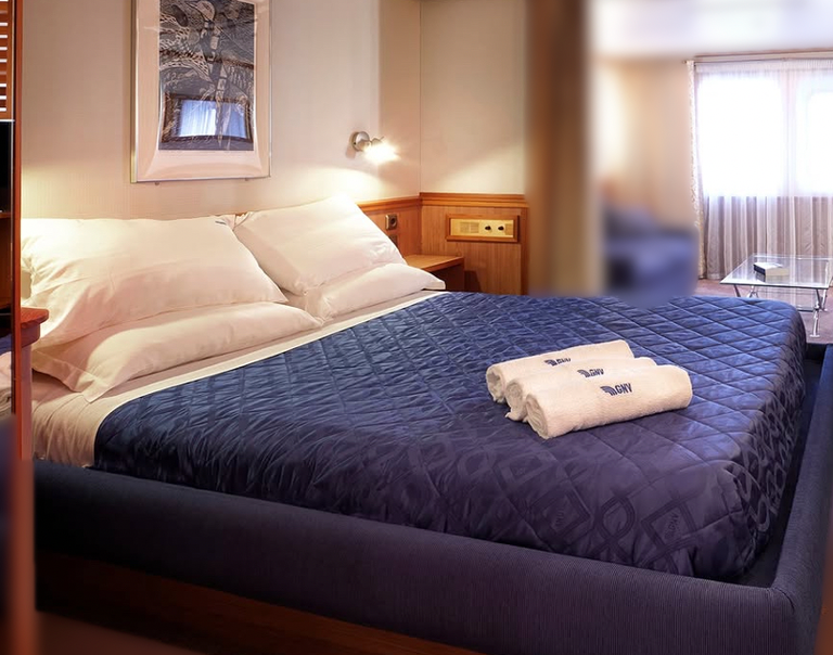 Presidential Premium 4 Berth Suite with Late checkout