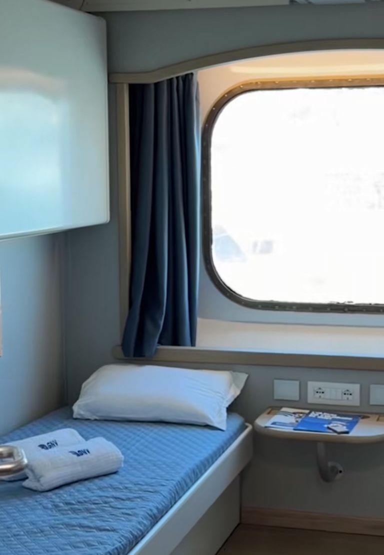 Deluxe 3 Berth Outside Cabin with Late checkout