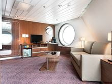 2 Berth Captain's Suite Outside Cabin