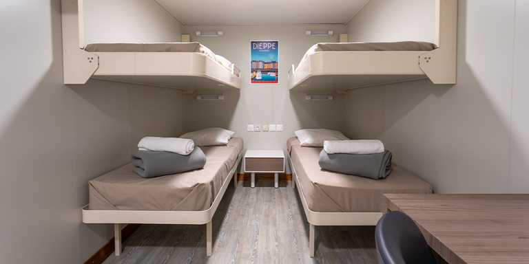 4 Bed Inside Cabin, bunk beds