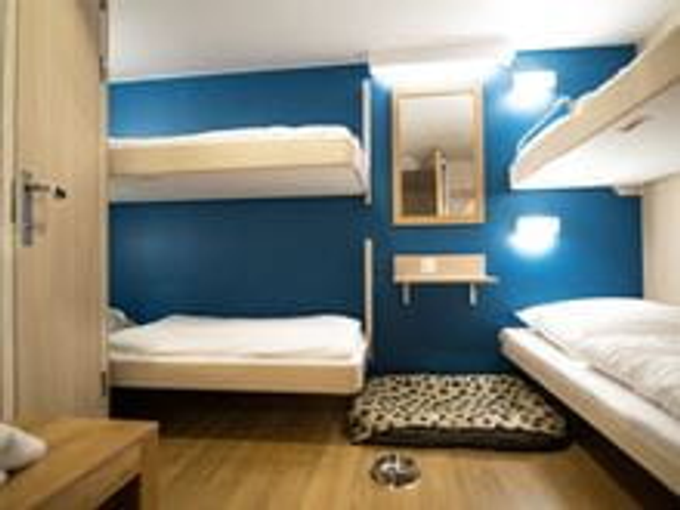 4 Berth Pet Friendly Outside Cabin