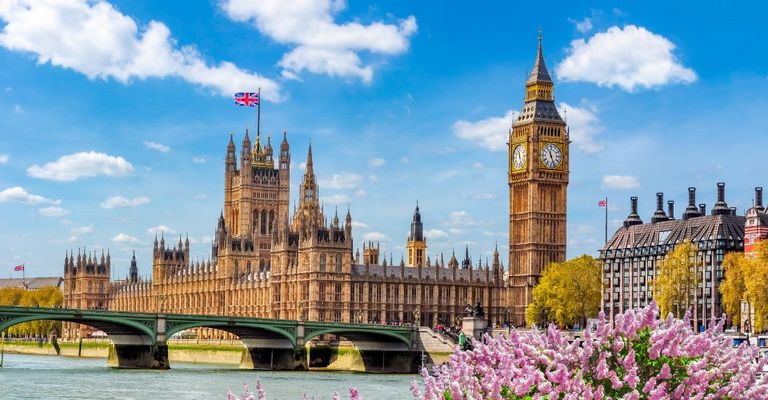 All the Ferry offers to England with Brittany Ferries, DFDS, Irish Ferries & P&O Ferries – from 41€